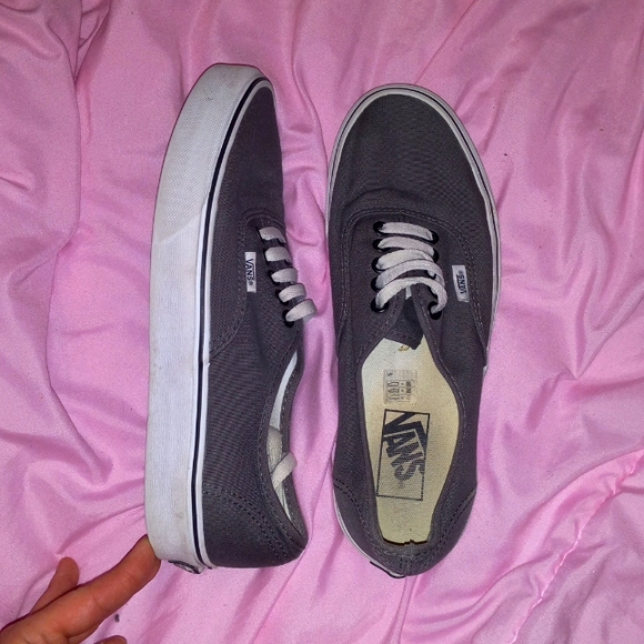 Vans - Picture 2 of 2